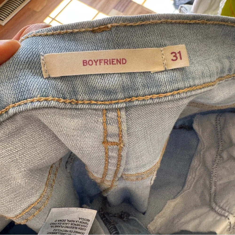 Levi's‎ Jeans Women's Light Wash Boyfriend Stretchy Jeans Size 31